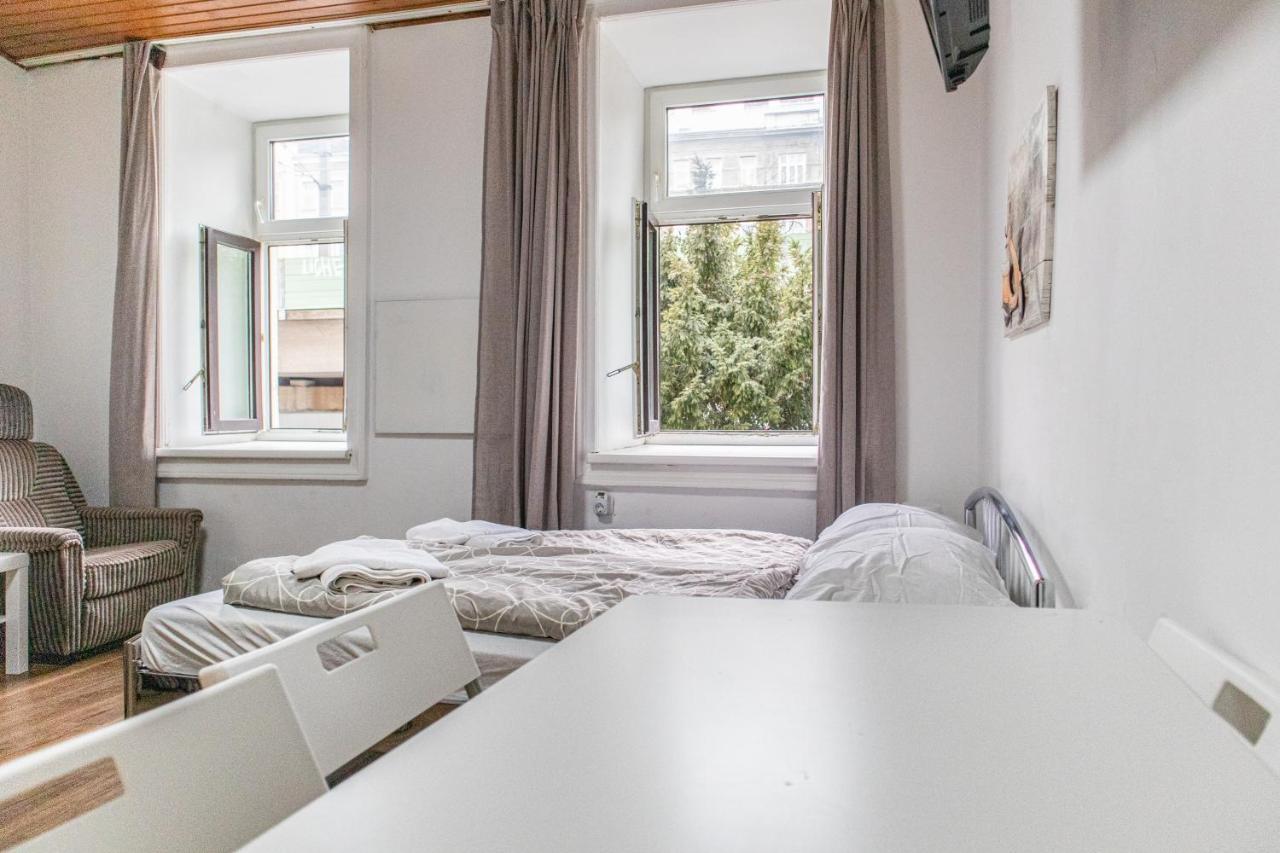 Neat Studio Near Millenium Tower Viena Exterior foto